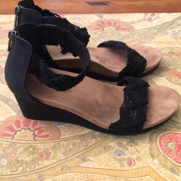 Lucky Brand Sandal - Picture 2 of 5